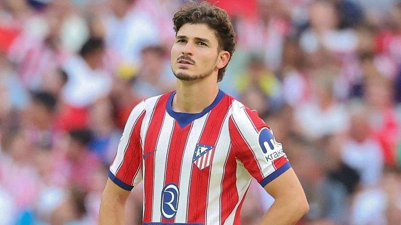 Julian Alvarez’s Barcelona Move Hits Dead End as Arsenal Waits