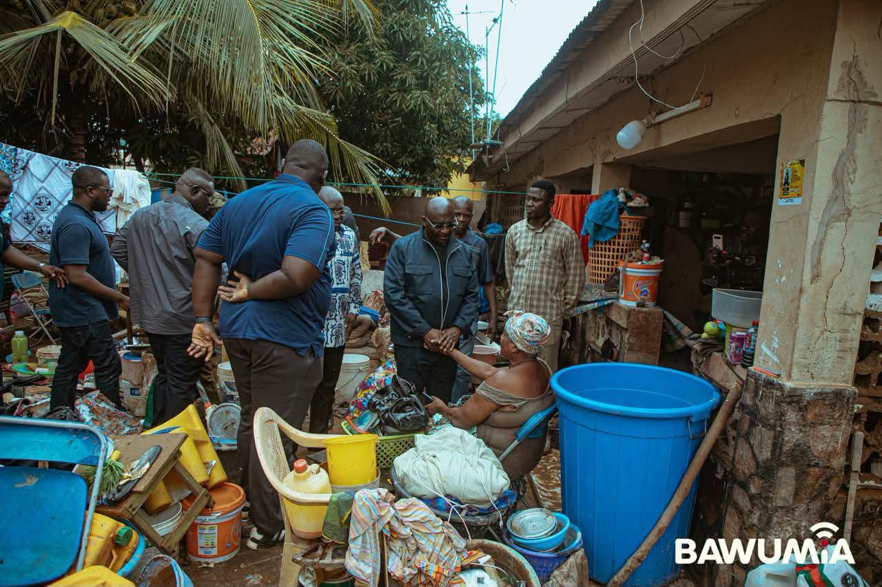 Dr Bawumia Donates Relief Items to June 29 Flood Victims