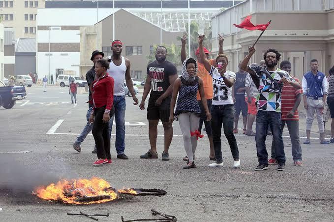One Ghanaian Killed as Anti-Migrant Unrest Escalates in South Africa
