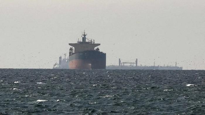 US Strikes Iranian Targets After Trump Accuses Tehran of Violating Ceasefire